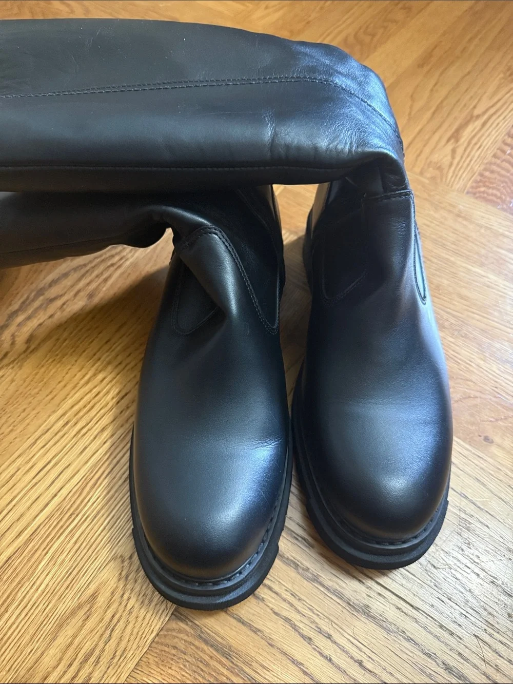 La CANADIENNE Black Leather Winter Boots with Shearling Lining New No box